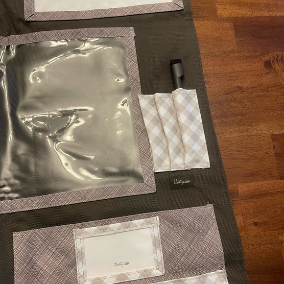 NEW IN PACKAGE! Wall Organizer - Picture 2 of 9